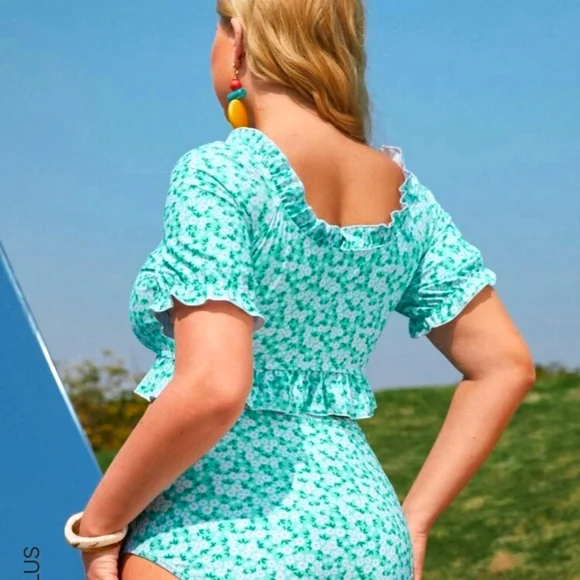 2 Piece Swimsuit- Never Worn - Picture 2 of 2